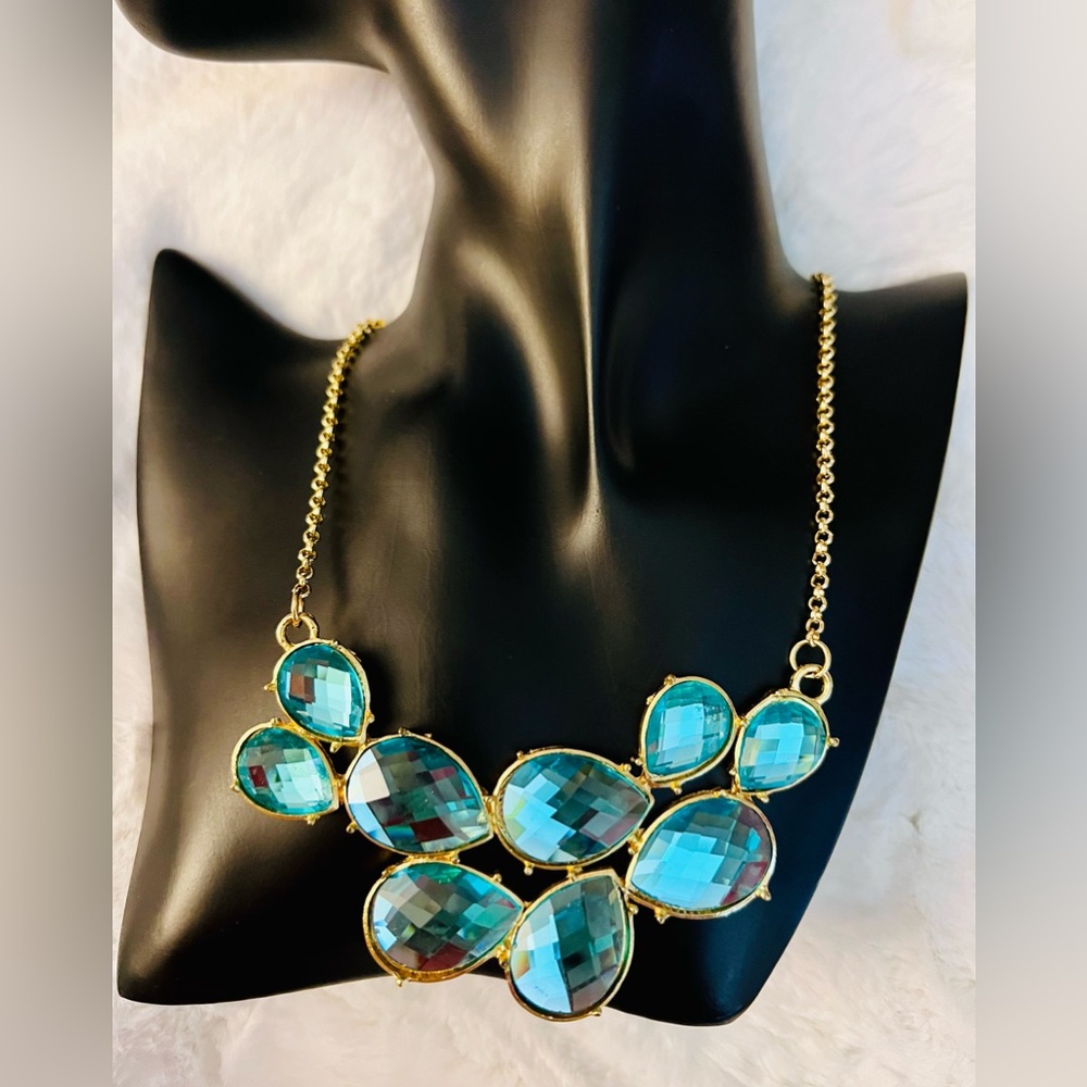 Striking Chunky Faceted Blue Green Glass Stones Bib Necklace on Gold Tone Chain